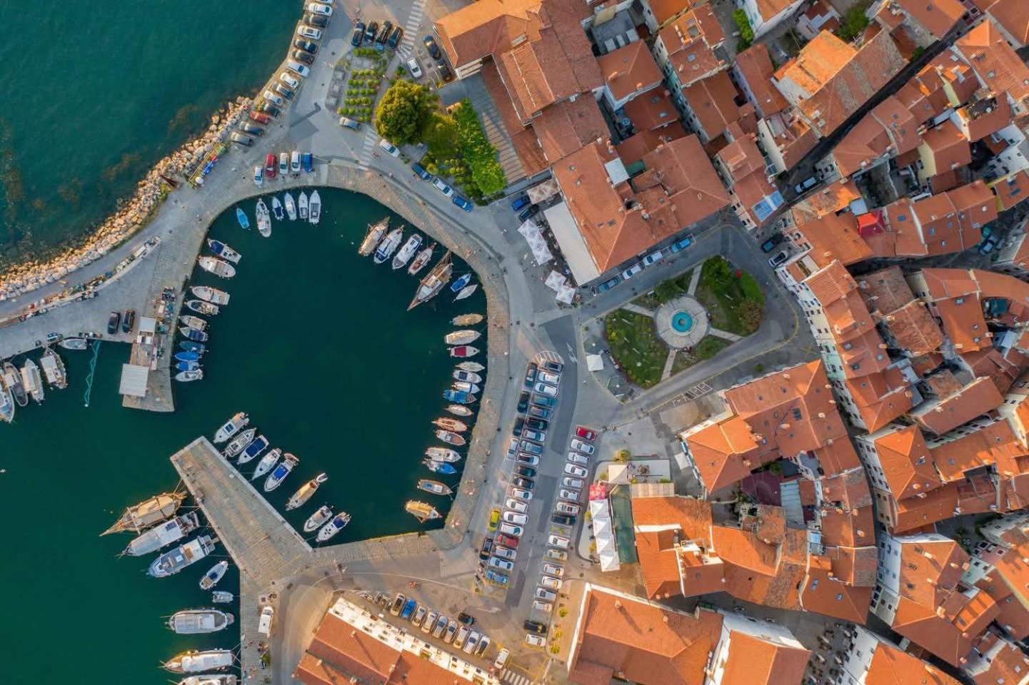 Apartma Rea Izola, Pergola & Terassa, Parking Extérieur photo